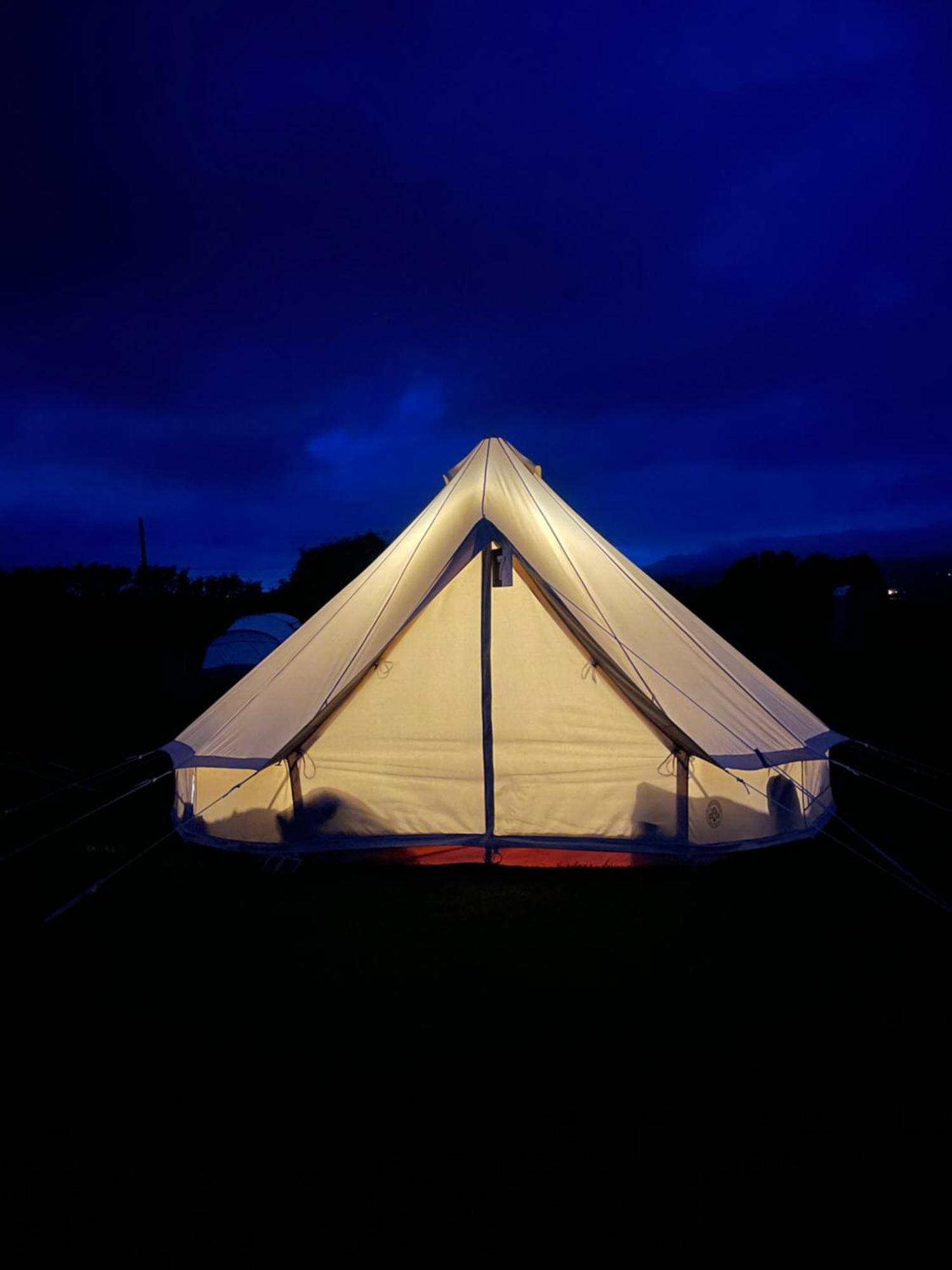 Nine Yards Bell Tents At The Tt - كاسلتاون المظهر الخارجي الصورة