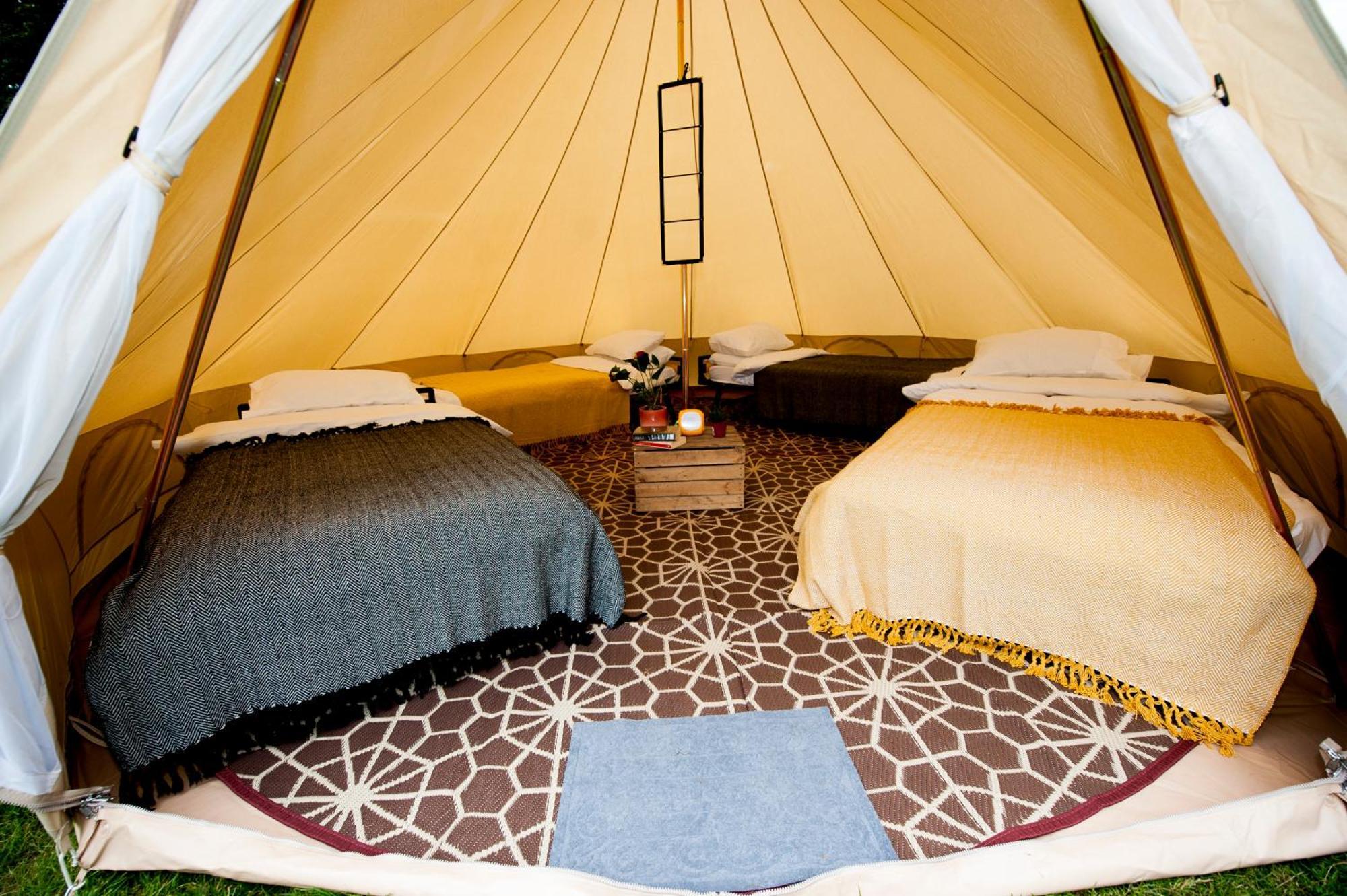 Nine Yards Bell Tents At The Tt - كاسلتاون المظهر الخارجي الصورة