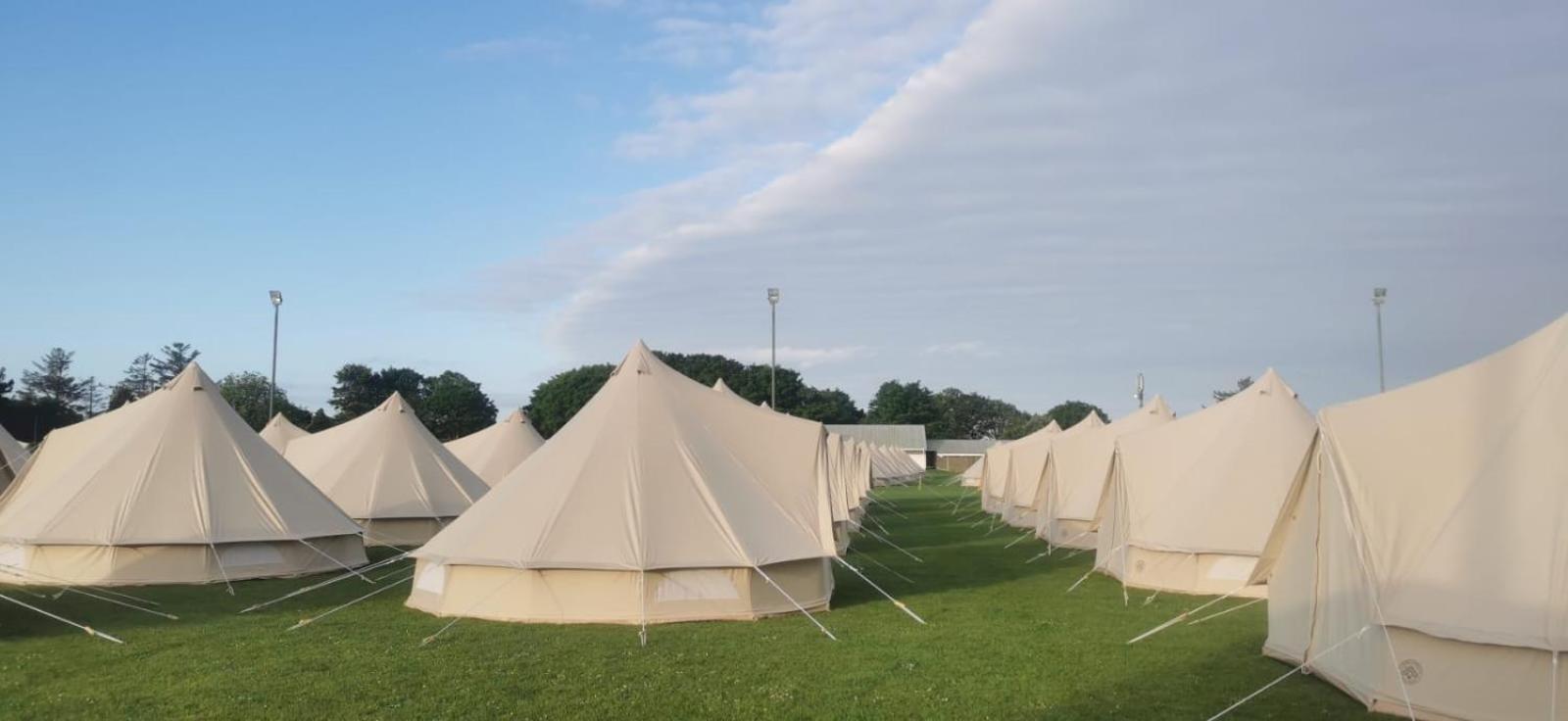 Nine Yards Bell Tents At The Tt - كاسلتاون المظهر الخارجي الصورة
