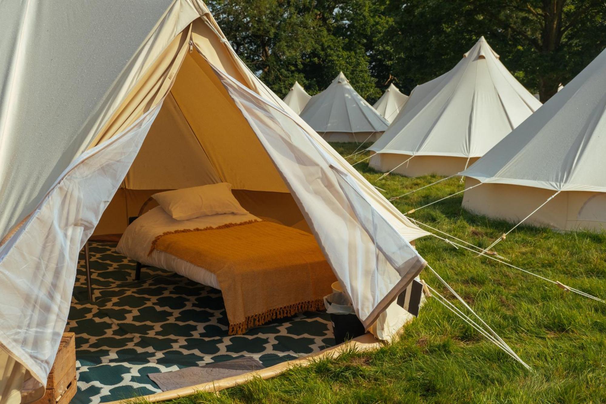 Nine Yards Bell Tents At The Tt - كاسلتاون المظهر الخارجي الصورة