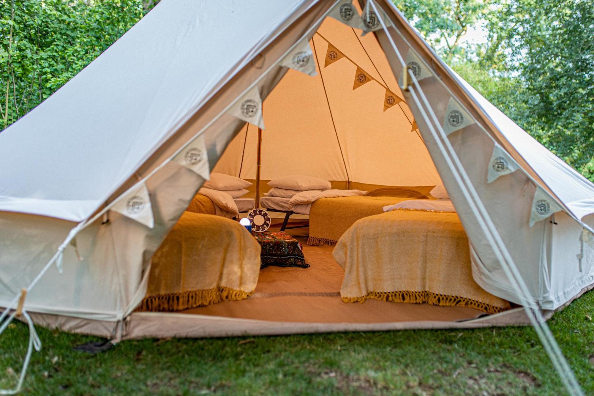 Nine Yards Bell Tents At The Tt - كاسلتاون المظهر الخارجي الصورة