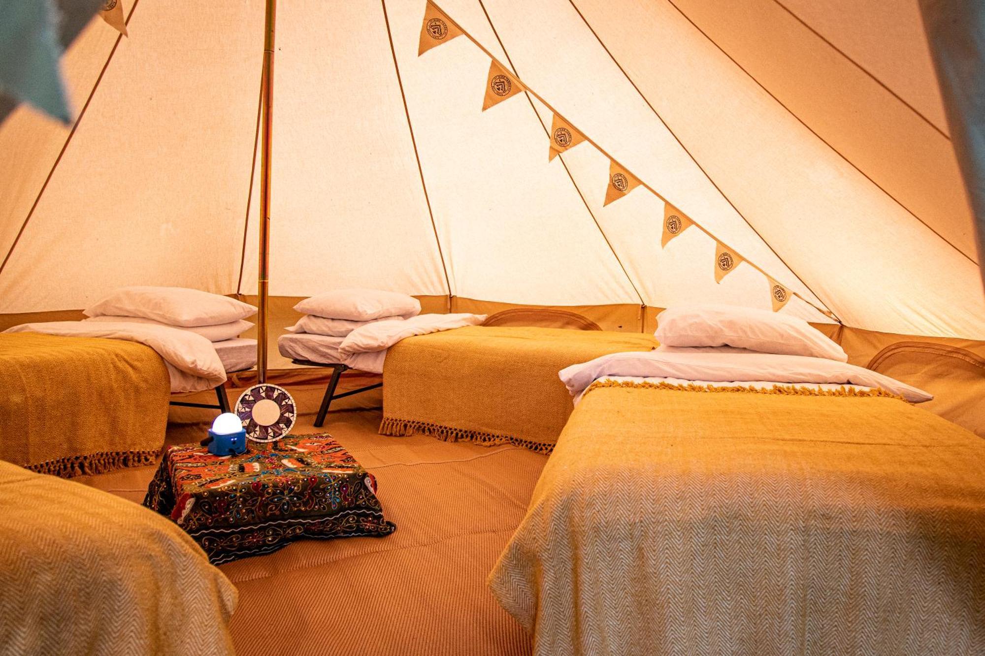 Nine Yards Bell Tents At The Tt - كاسلتاون المظهر الخارجي الصورة